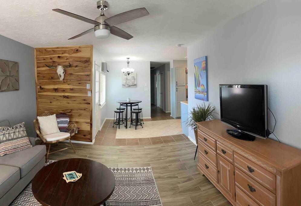 Comfy, Contemporary Quiet Retreat Vacation Home With Views Albuquerque Dış mekan fotoğraf